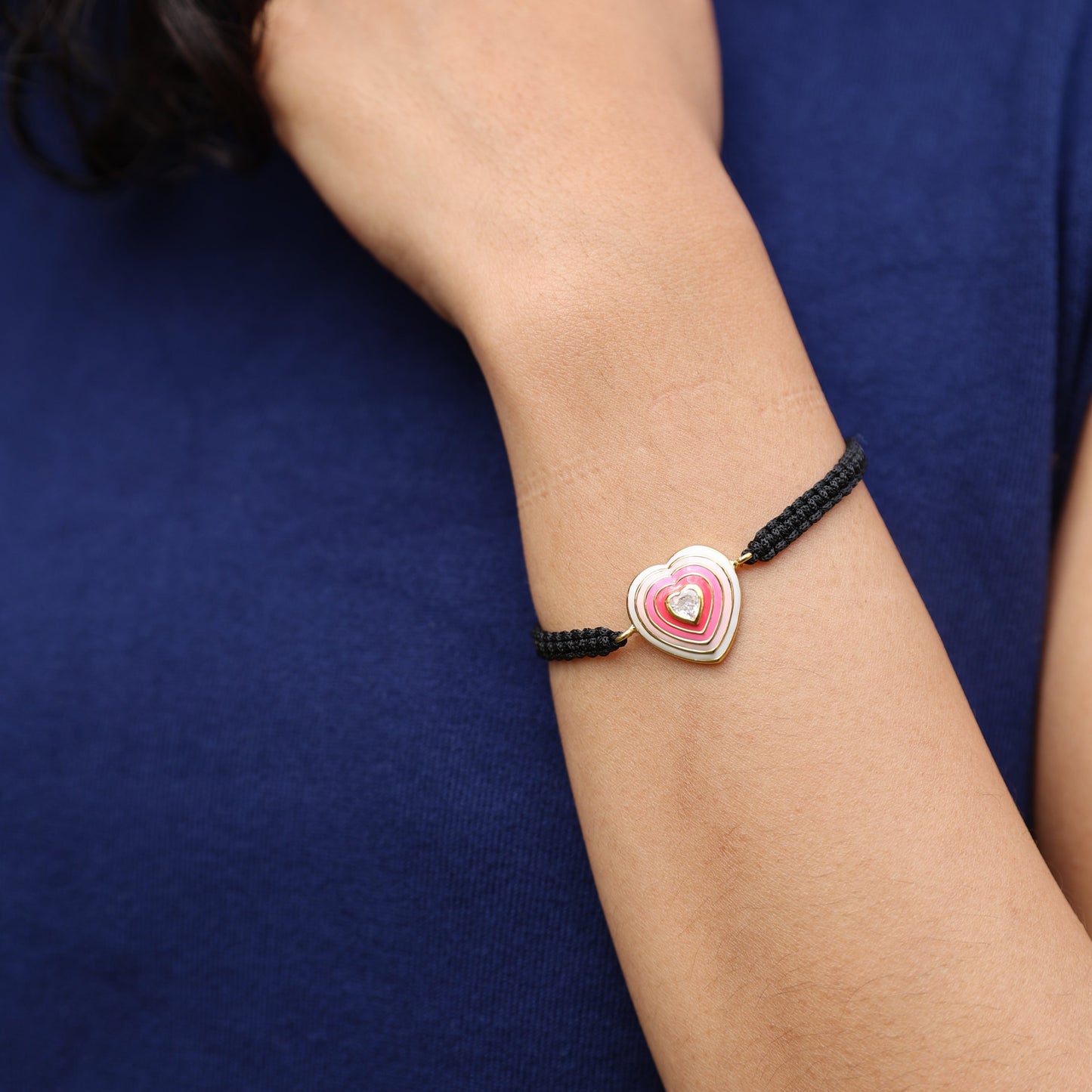 Boe Pop Heart Thread Bracelet
