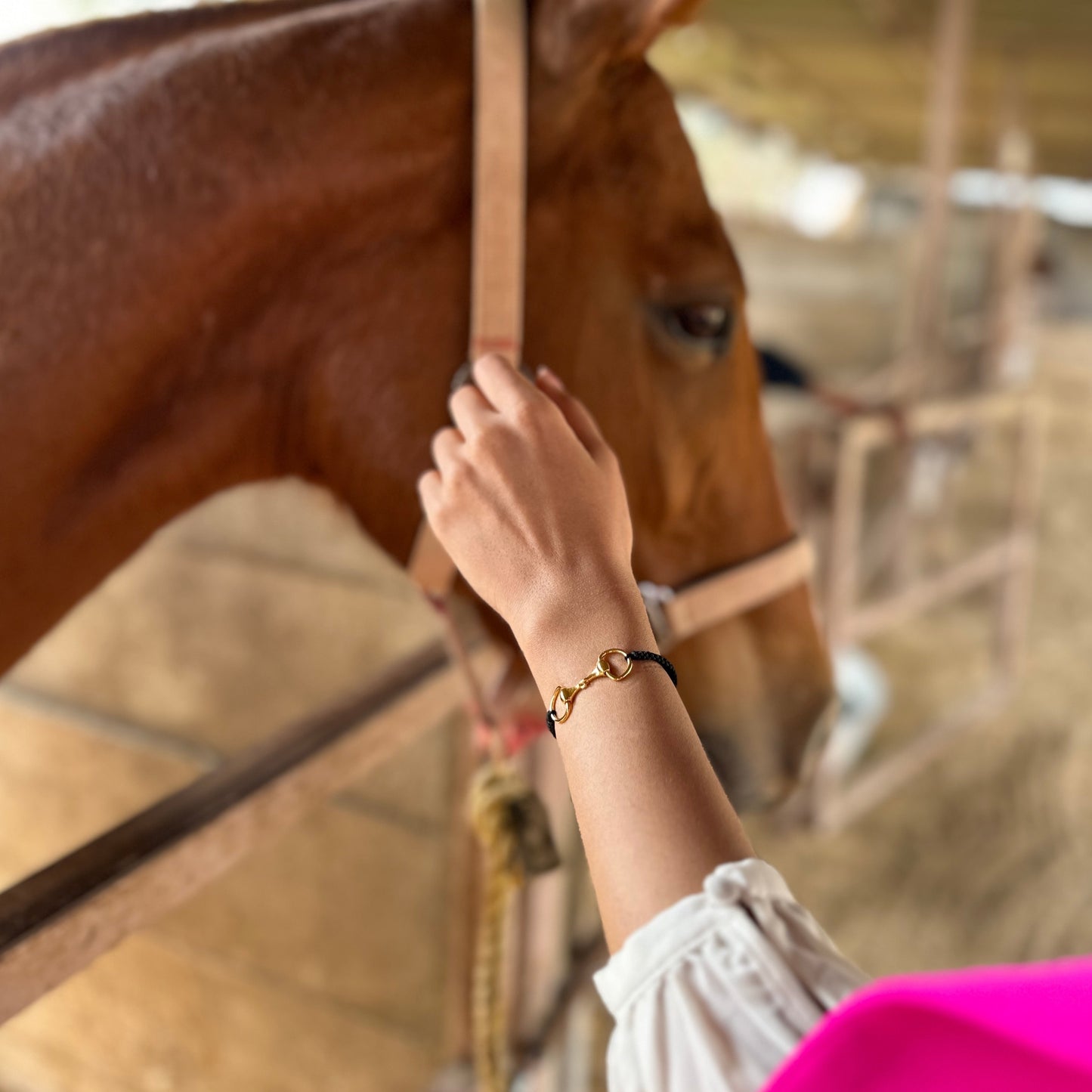 CARINTHIA Snaffle Thread Bracelet