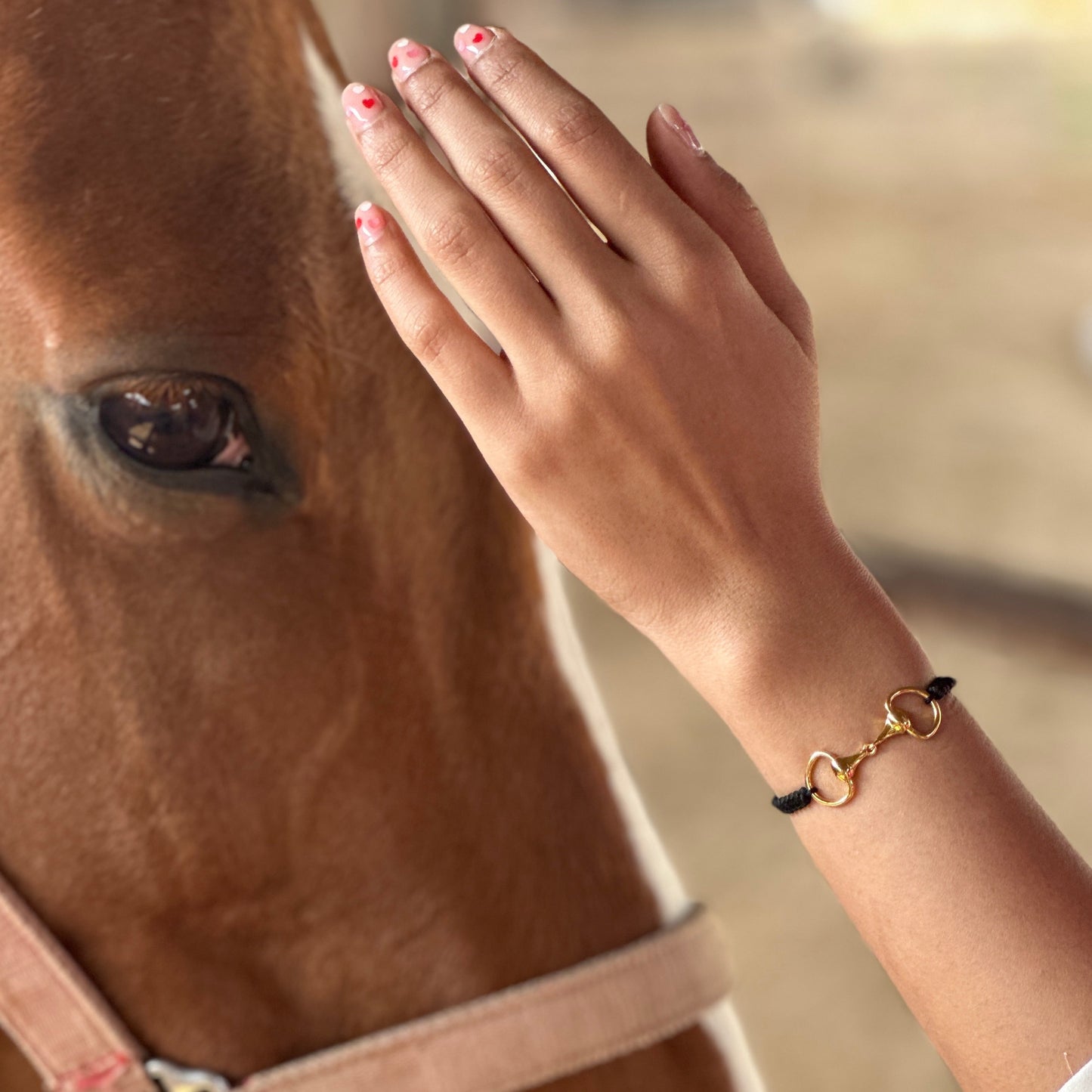 CARINTHIA Snaffle Thread Bracelet